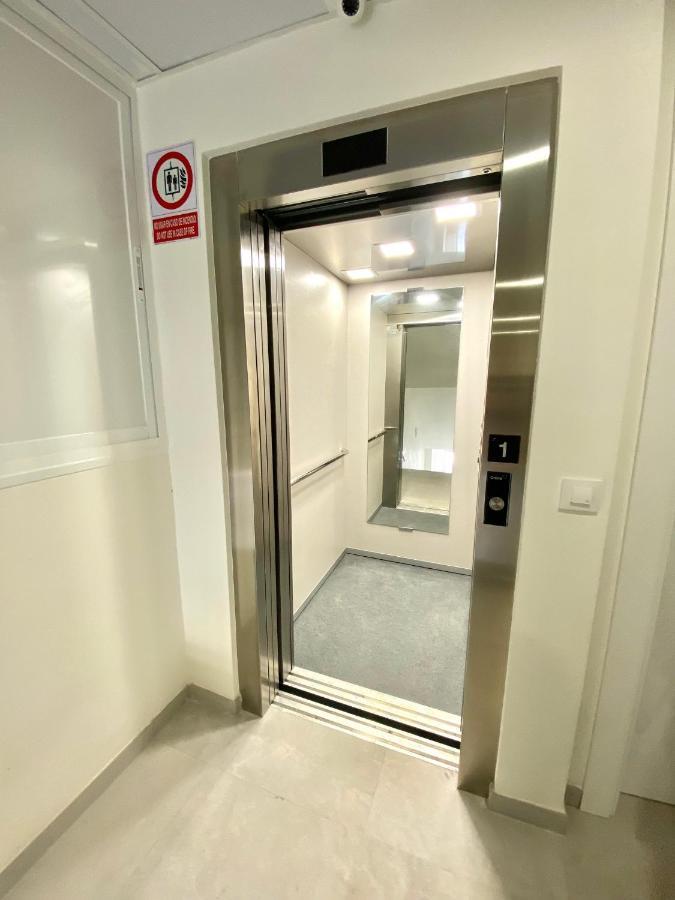 Apartamentos Turisticos Victoria Almuñécar エクステリア 写真